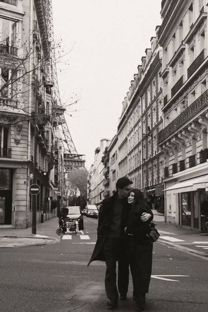 Couple Photoshoot in Paris