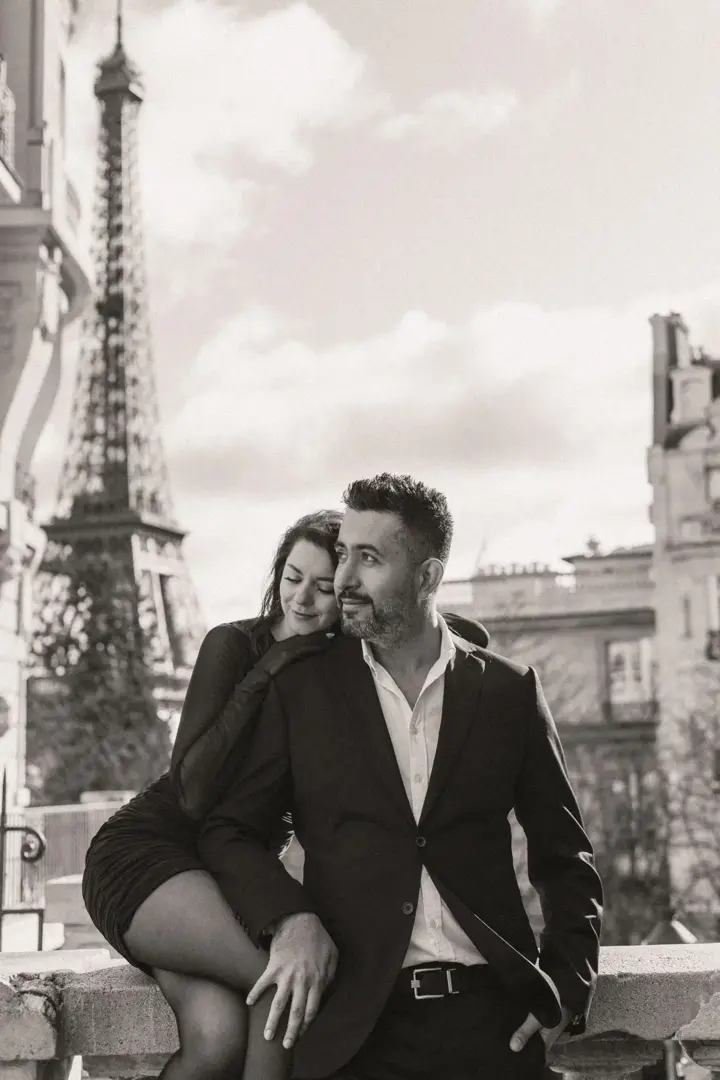 Engagement Photoshoot at Parc Monceau