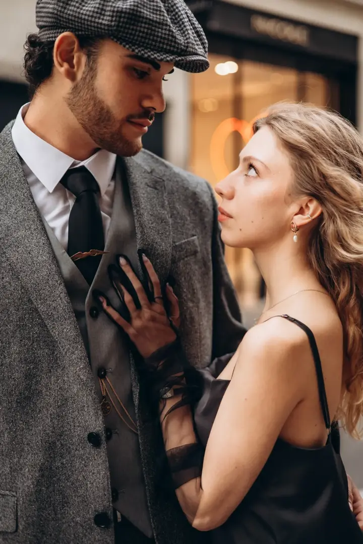Engagement Photoshoot at Parc Monceau