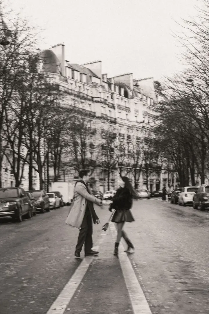 Couple Photoshoot at Parc Monceau