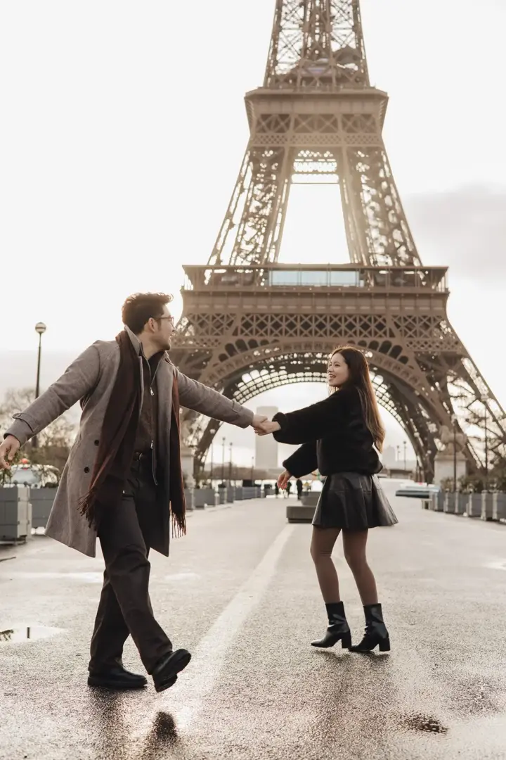 Couple Photoshoot in Paris