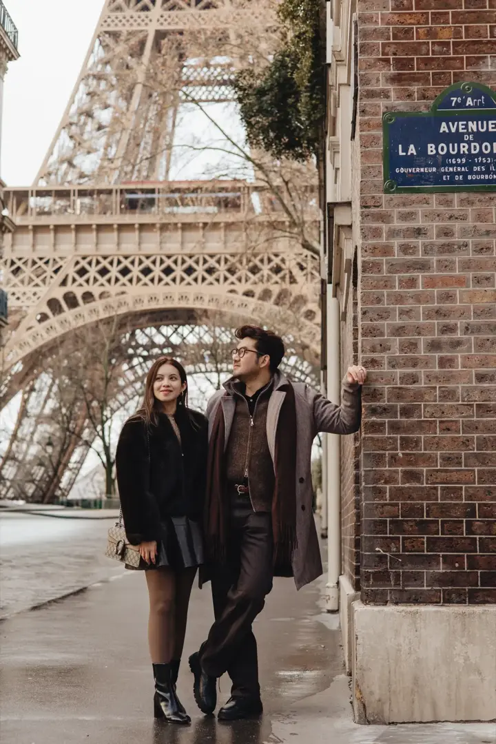 Couple Photoshoot at Moulin Rouge