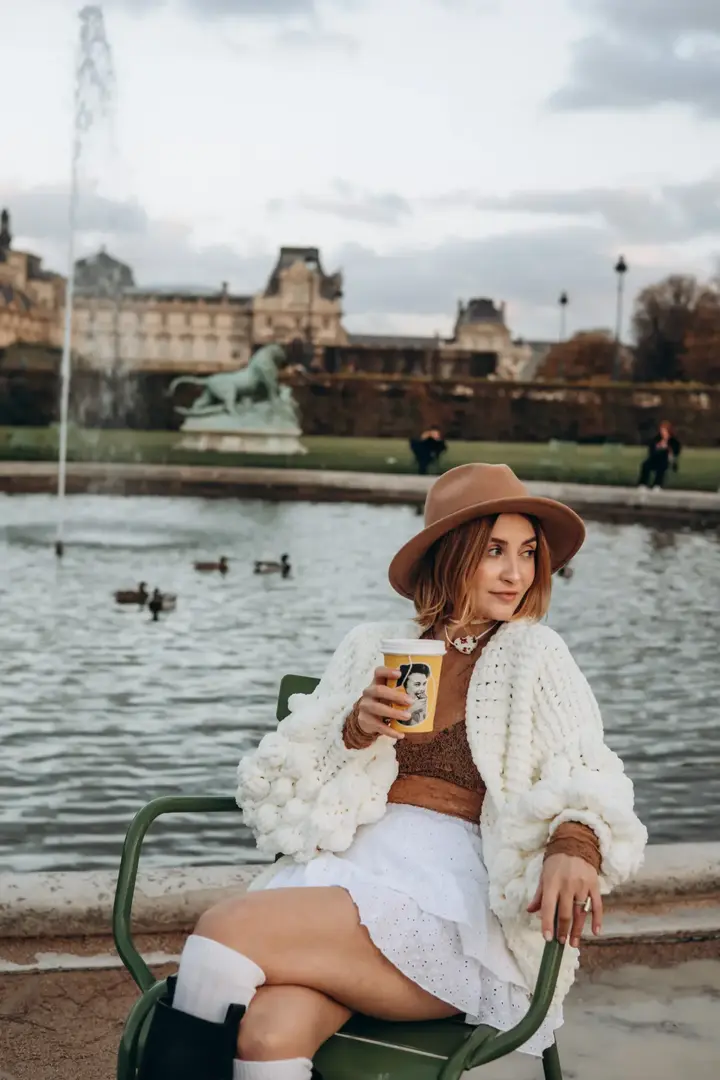 Maternity Photoshoot in Paris